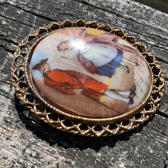 Vintage Style Hand Painted Brooch - Picture 3 of 5